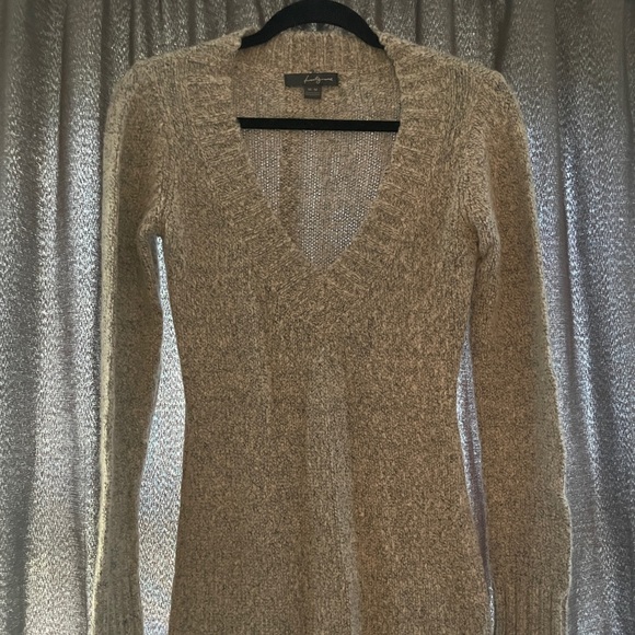 LAST CHANCE-MOVING❌ EUC Gray V neck Sweater - Picture 2 of 4